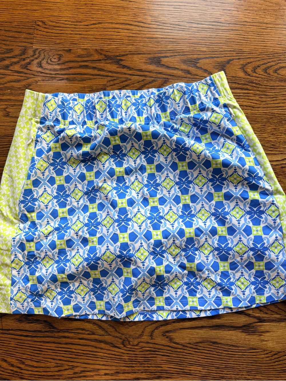 J.McLaughlin Lime Green Blue Skort. Stretch material. EUC Side zip pockets. M - Picture 3 of 11